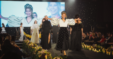 Carisma este una dintre cele mai prost înțelese calități. Nu e despre farmec. Nu e despre imagine. Și sigur nu e despre a fi plăcut. Nu e spectacol, nu e ego. E atracție construită în timp prin coerență.