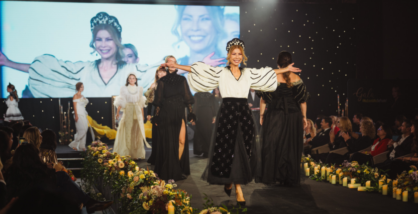 Carisma este una dintre cele mai prost înțelese calități. Nu e despre farmec. Nu e despre imagine. Și sigur nu e despre a fi plăcut. Nu e spectacol, nu e ego. E atracție construită în timp prin coerență.